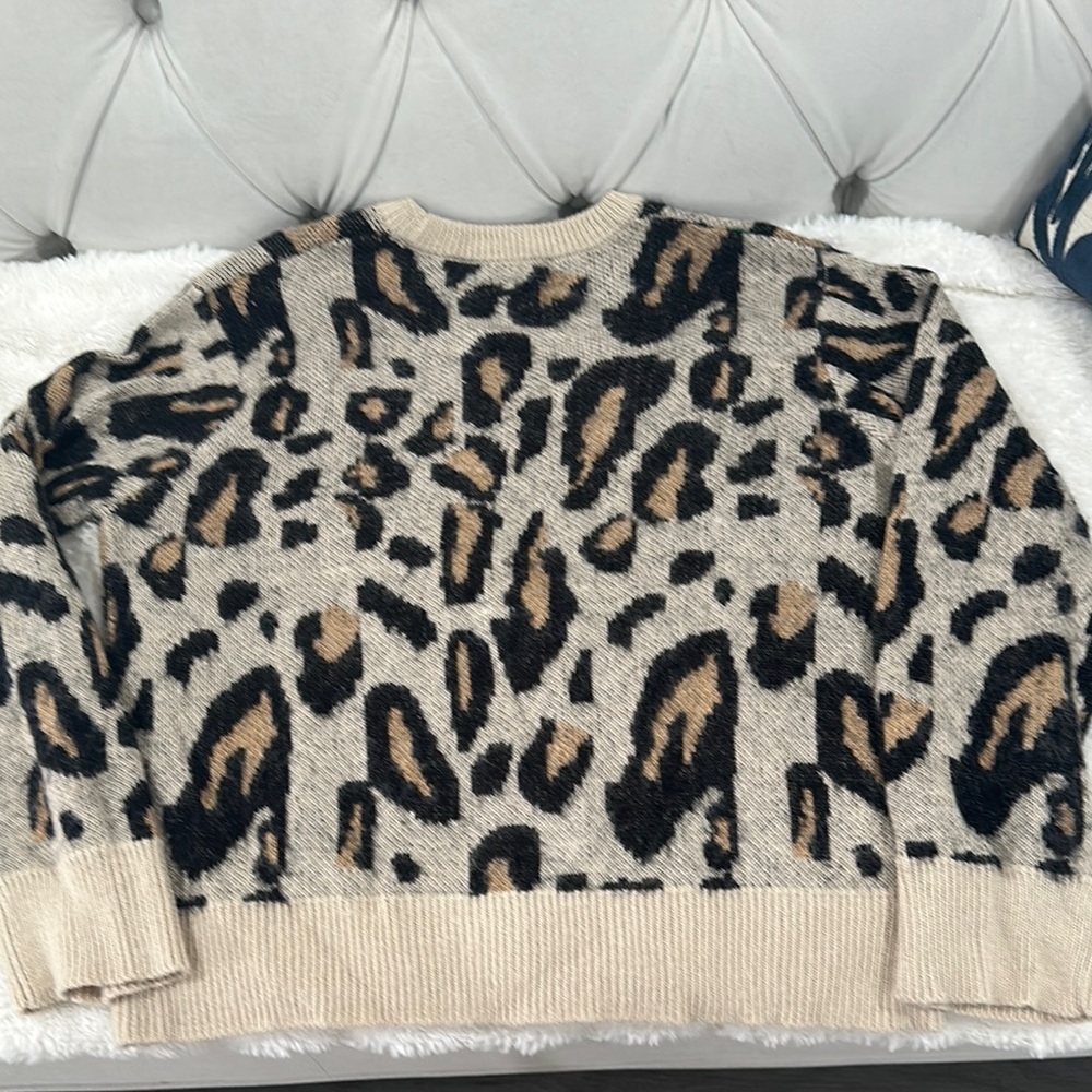 Volcom Black and Tan Crew Neck Sweater with Bold‎ Animal Print - Picture 5 of 5